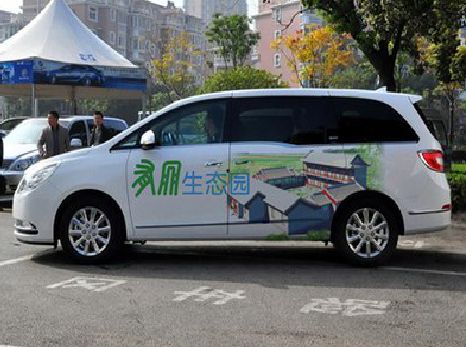 靖安户外车贴喷绘如何保持效果?